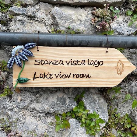 Stanza Con Terrazzo Vista Lago - Lakeholiday Castel di Tora Kültér fotó