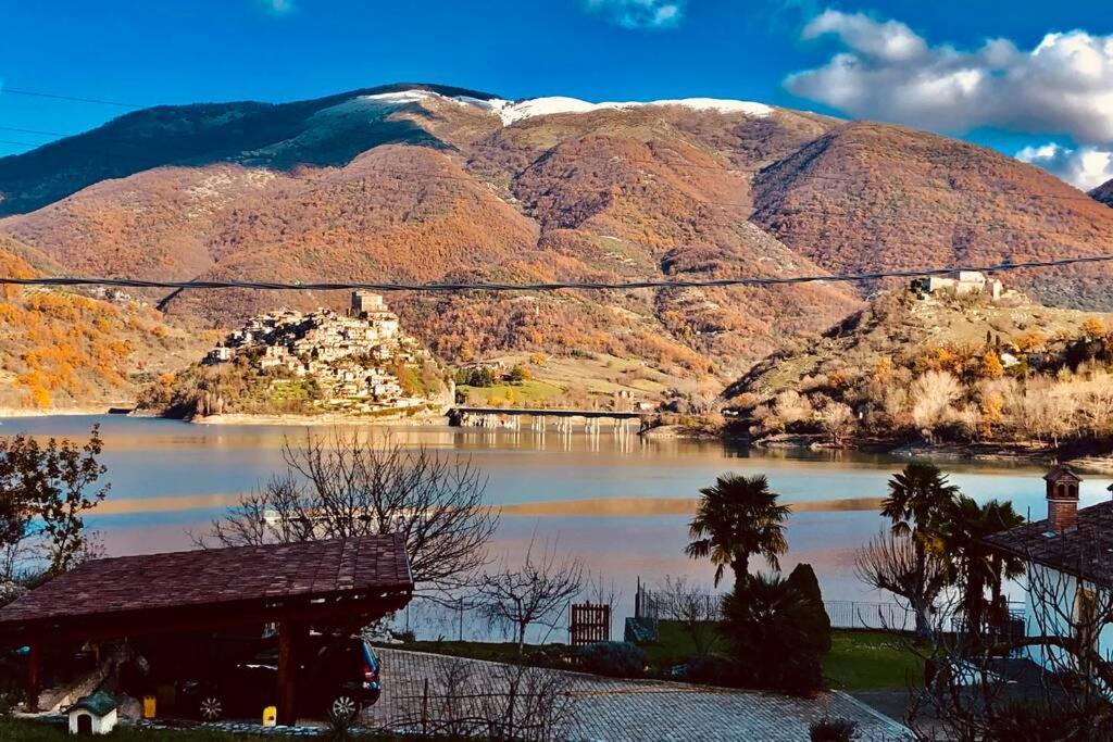 Stanza Con Terrazzo Vista Lago - Lakeholiday Castel di Tora Kültér fotó