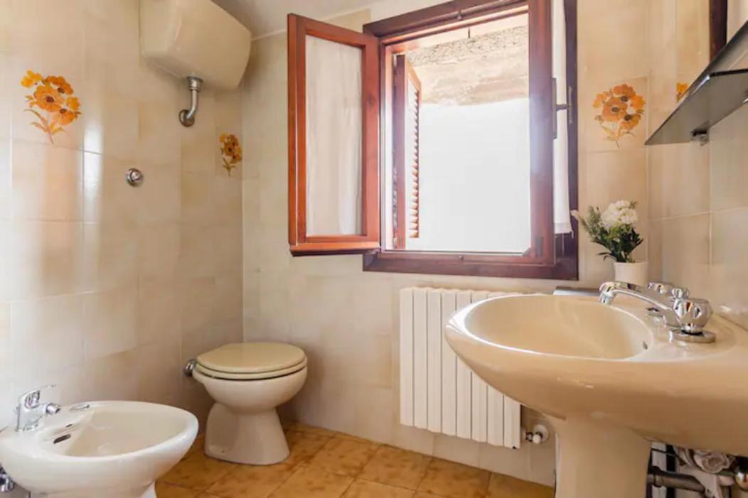 Stanza Con Terrazzo Vista Lago - Lakeholiday Castel di Tora Kültér fotó