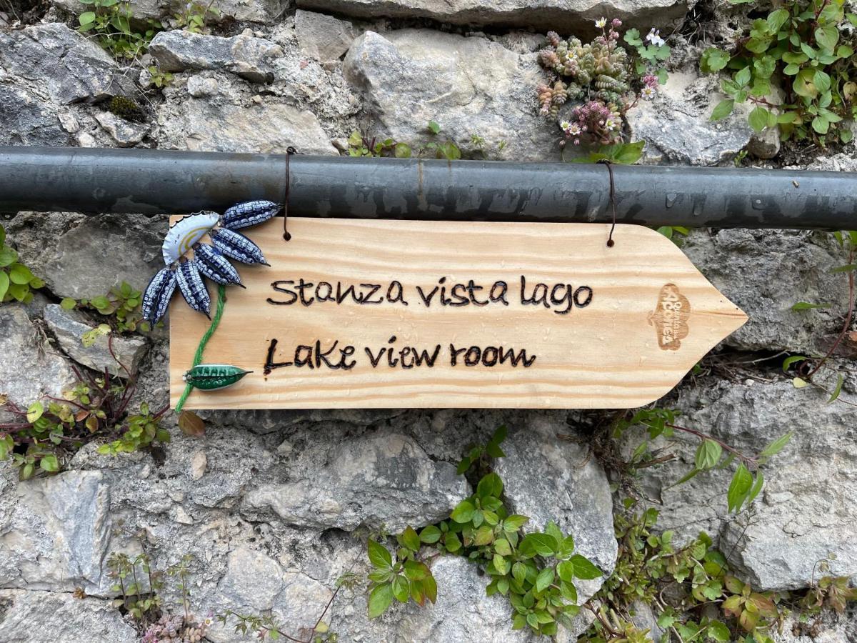 Stanza Con Terrazzo Vista Lago - Lakeholiday Castel di Tora Kültér fotó